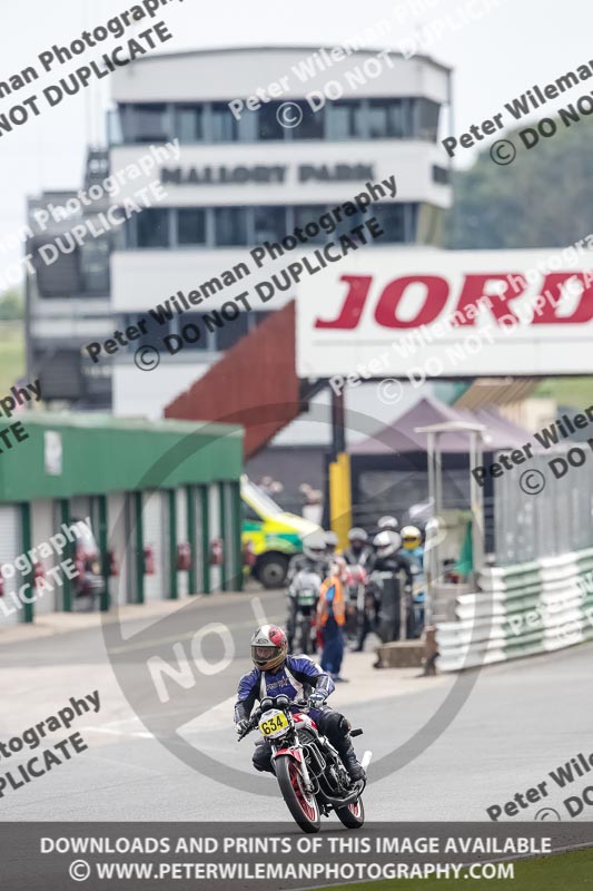 Vintage motorcycle club;eventdigitalimages;mallory park;mallory park trackday photographs;no limits trackdays;peter wileman photography;trackday digital images;trackday photos;vmcc festival 1000 bikes photographs